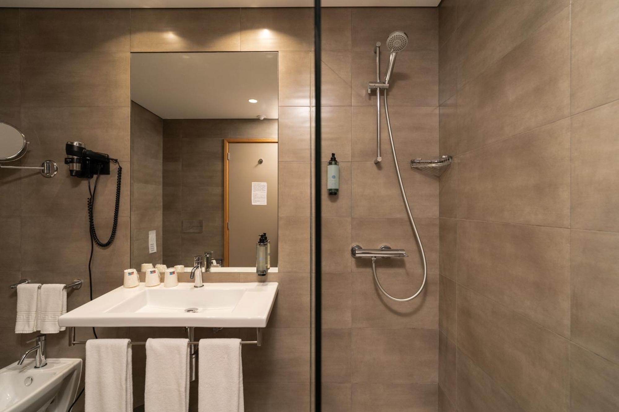 Hotel Fundador Γκιμαράες Εξωτερικό φωτογραφία